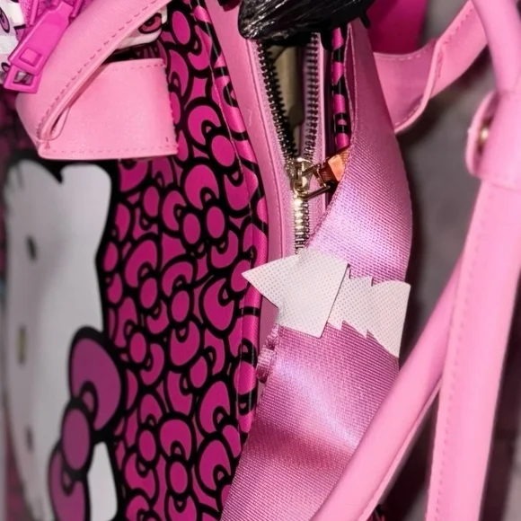 Hello Kitty Sanrio Travel Tote Crossbody Bag Luggage Tag 3 Piece Set NWT - Picture 7 of 10